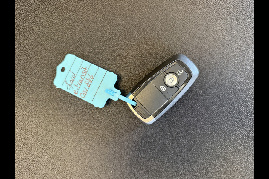 Ford E-Transit 68kWh 184PK L3H3 317km WLTP 95,7% (SOH) BEV Snelladen Camera Cruise control Climate control Carplay Navigatie Laadkabel Parkeersensoren