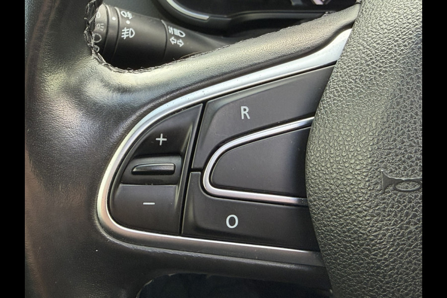 Renault Mégane 1.3 TCe Bose Automaat Camera Clima Apple / Android Carplay Panorama All-Season banden
