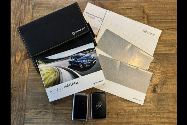 Renault Mégane 1.3 TCe Bose Automaat Camera Clima Apple / Android Carplay Panorama All-Season banden