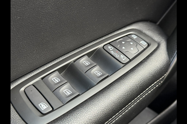 Renault Mégane 1.3 TCe Bose Automaat Camera Clima Apple / Android Carplay Panorama All-Season banden