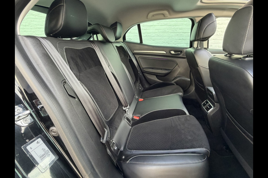 Renault Mégane 1.3 TCe Bose Automaat Camera Clima Apple / Android Carplay Panorama All-Season banden