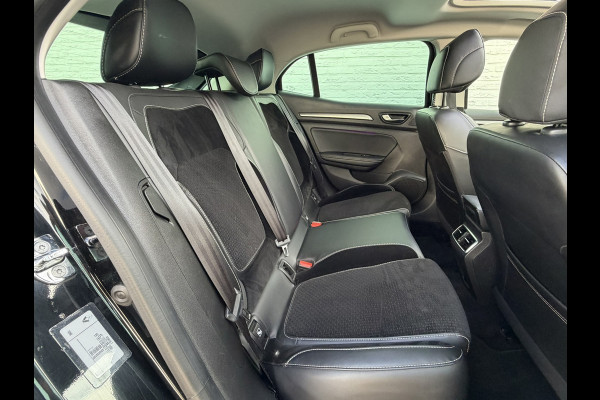 Renault Mégane 1.3 TCe Bose Automaat Camera Clima Apple / Android Carplay Panorama All-Season banden