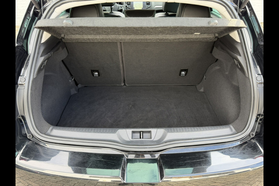 Renault Mégane 1.3 TCe Bose Automaat Camera Clima Apple / Android Carplay Panorama All-Season banden