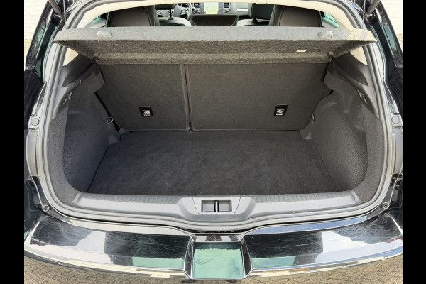 Renault Mégane 1.3 TCe Bose Automaat Camera Clima Apple / Android Carplay Panorama All-Season banden