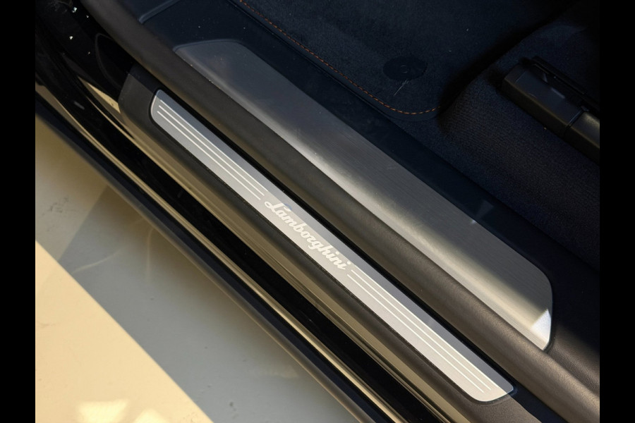 Lamborghini Urus SE|Pano|B&O|Ceramic|Hud|Massage|BTW|Fabrieksgarantie|Onderhoudscontract