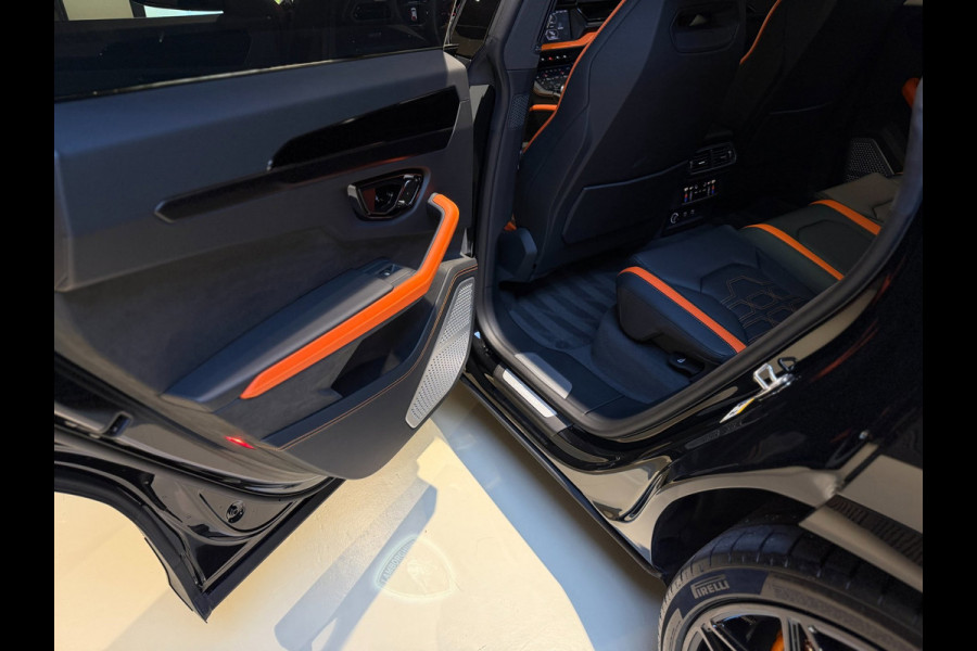 Lamborghini Urus SE|Pano|B&O|Ceramic|Hud|Massage|BTW|Fabrieksgarantie|Onderhoudscontract