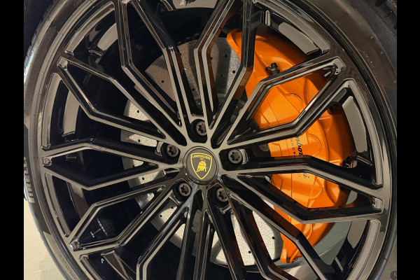 Lamborghini Urus SE|Pano|B&O|Ceramic|Hud|Massage|BTW|Fabrieksgarantie|Onderhoudscontract