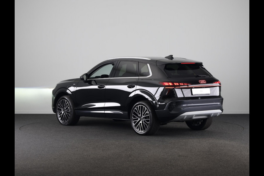 Audi Q3 Advanced edition e-hybrid 272 pk | Techniekpakket plus | Ambiente lichtpakket | Privacy glas | 18'' LM zwart |