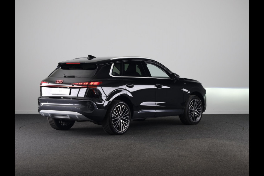 Audi Q3 Advanced edition e-hybrid 272 pk | Techniekpakket plus | Ambiente lichtpakket | Privacy glas | 18'' LM zwart |