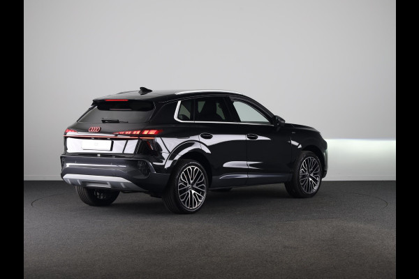 Audi Q3 Advanced edition e-hybrid 272 pk | Techniekpakket plus | Ambiente lichtpakket | Privacy glas | 18'' LM zwart |
