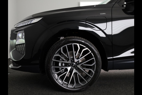 Audi Q3 Advanced edition e-hybrid 272 pk | Techniekpakket plus | Ambiente lichtpakket | Privacy glas | 18'' LM zwart |