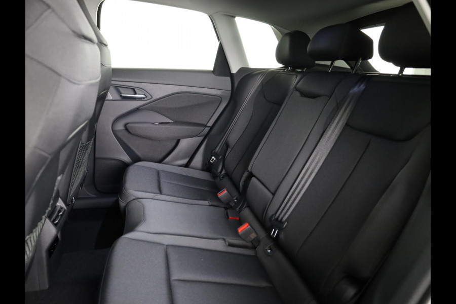 Audi Q3 Advanced edition e-hybrid 272 pk | Techniekpakket plus | Ambiente lichtpakket | Privacy glas | 18'' LM zwart |