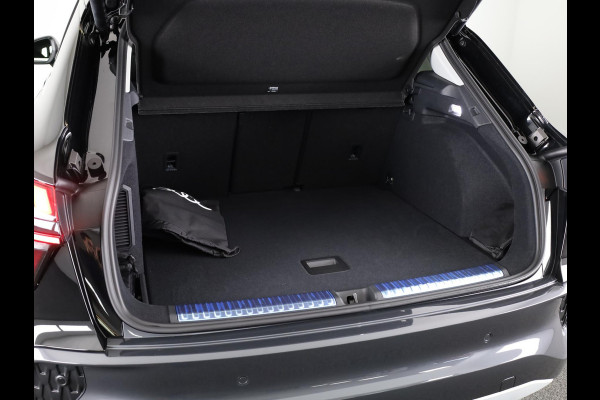 Audi Q3 Advanced edition e-hybrid 272 pk | Techniekpakket plus | Ambiente lichtpakket | Privacy glas | 18'' LM zwart |