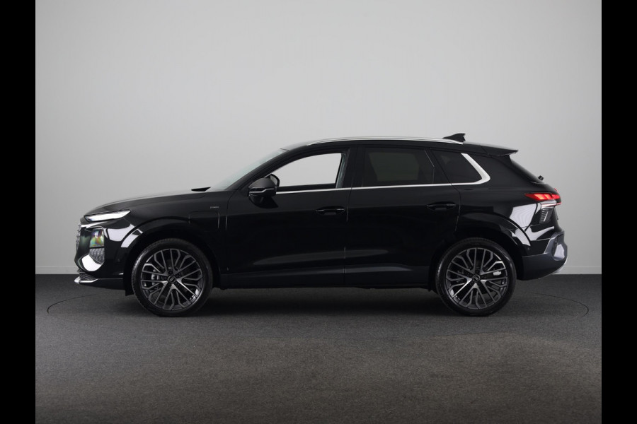 Audi Q3 Advanced edition e-hybrid 272 pk | Techniekpakket plus | Ambiente lichtpakket | Privacy glas | 18'' LM zwart |