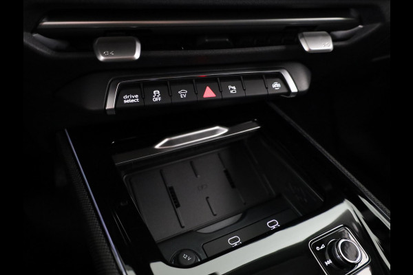 Audi Q3 Advanced edition e-hybrid 272 pk | Techniekpakket plus | Ambiente lichtpakket | Privacy glas | 18'' LM zwart |
