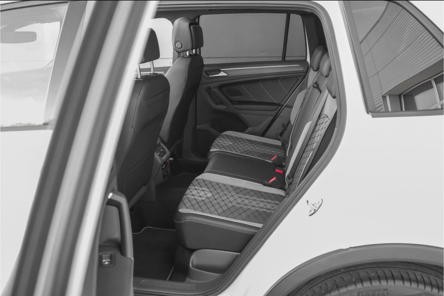 Volkswagen Tiguan 1.4 TSI eHybrid R-Line Pano HUD Black Style ACC 360° Elek Trekhaak