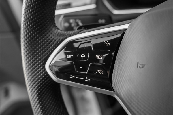 Volkswagen Tiguan 1.4 TSI eHybrid R-Line Pano HUD Black Style ACC 360° Elek Trekhaak