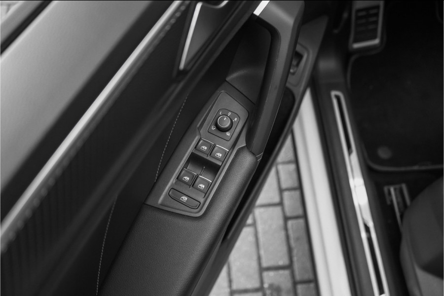 Volkswagen Tiguan 1.4 TSI eHybrid R-Line Pano HUD Black Style ACC 360° Elek Trekhaak