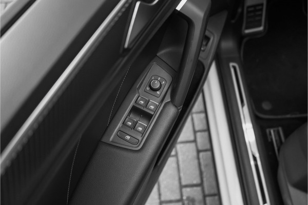 Volkswagen Tiguan 1.4 TSI eHybrid R-Line Pano HUD Black Style ACC 360° Elek Trekhaak