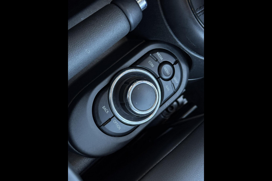 MINI Mini 1.5 Cooper Camden Edition NL-AUTO | LAGE KM STAND | NAVI | 1/2 LEDER