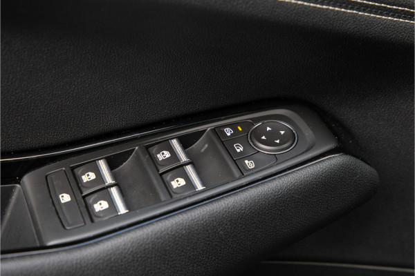 Renault Austral 1.2 E-Tech full hybrid 200 iconic Panorama, Trekhaak, Carplay