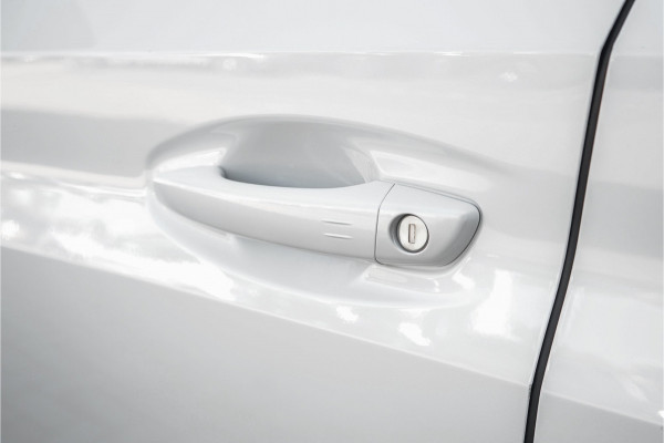 Peugeot e-208 EV GT 350 50 kWh Climate Parkeerhulp Camera 17"