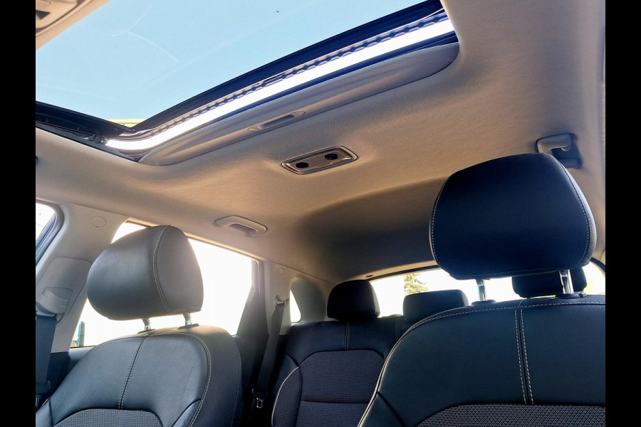 Kia e-Niro DynamicPlusLine 64 kWh | SOH: 94,7% | Schuifdak | Trekhaak | LED | Adaptive CC | Navi | Climate | Leder-Stof |