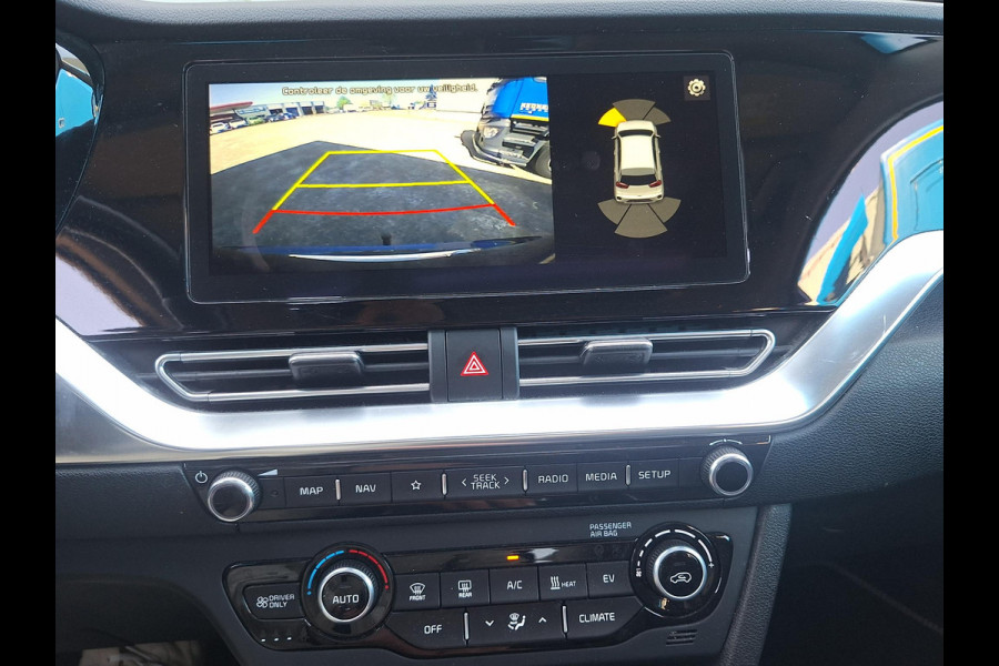 Kia e-Niro DynamicPlusLine 64 kWh | SOH: 94,7% | Schuifdak | Trekhaak | LED | Adaptive CC | Navi | Climate | Leder-Stof |