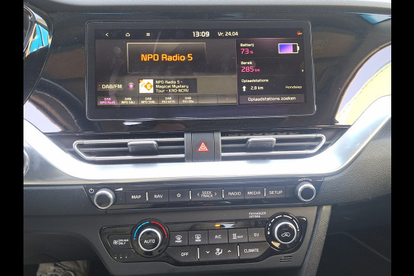 Kia e-Niro DynamicPlusLine 64 kWh | SOH: 94,7% | Schuifdak | Trekhaak | LED | Adaptive CC | Navi | Climate | Leder-Stof |