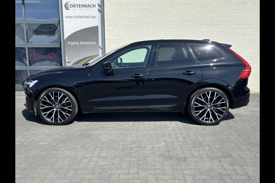 Volvo XC60 2.0 T8 Plug-in hybrid AWD R-Design | Luchtvering | Zwenkbare trekhaak | Panorama dak | Memory | 22 Inch | Adaptieve cruise |