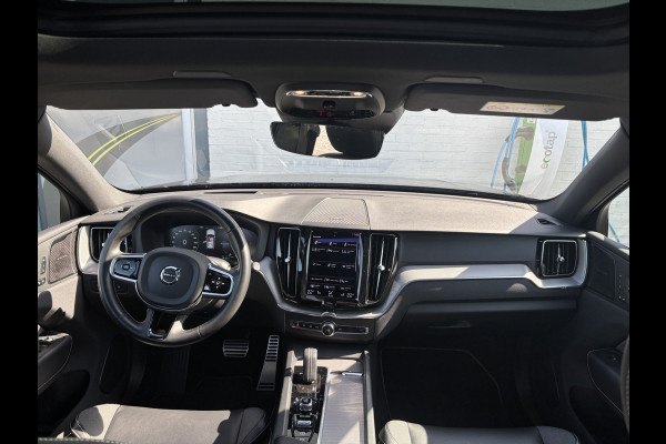 Volvo XC60 2.0 T8 Plug-in hybrid AWD R-Design | Luchtvering | Zwenkbare trekhaak | Panorama dak | Memory | 22 Inch | Adaptieve cruise |