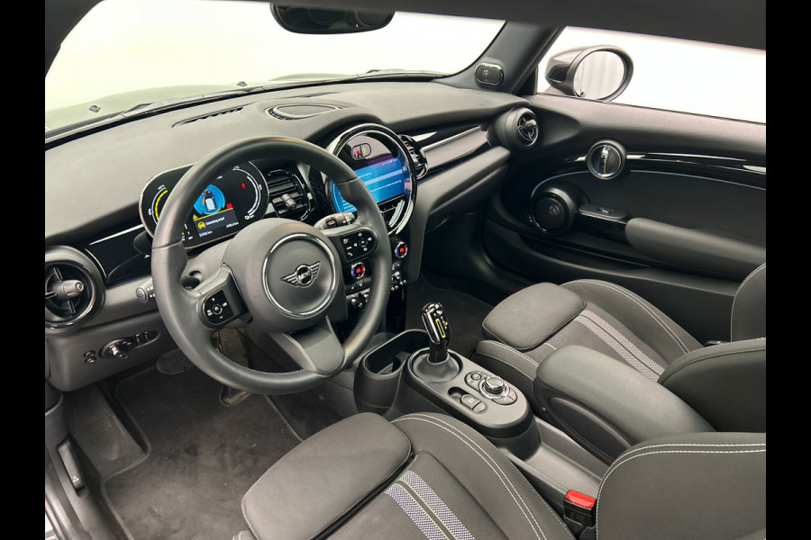 MINI Mini Electric MINI Electric Cooper SE 33 kWh | Carplay | Schuif/kanteldak | Camera | Climate-control | Stoelverwarming |