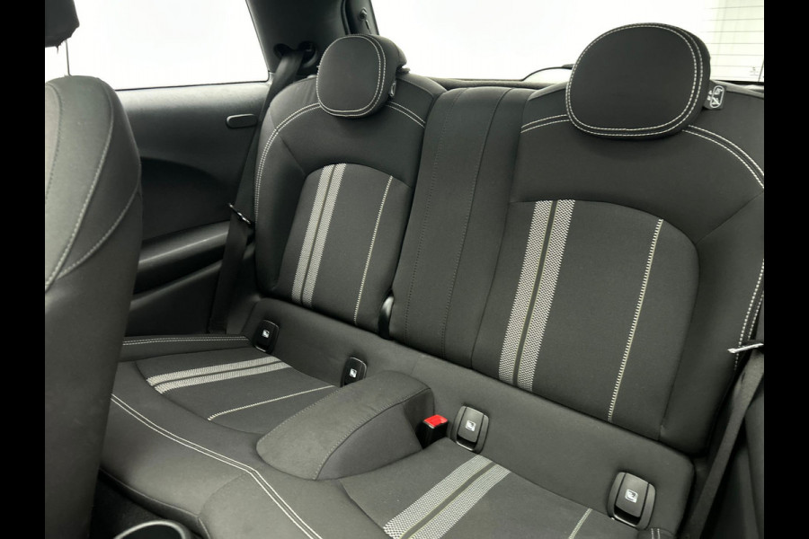 MINI Mini Electric MINI Electric Cooper SE 33 kWh | Carplay | Schuif/kanteldak | Camera | Climate-control | Stoelverwarming |