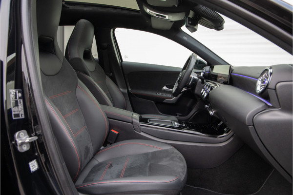 Mercedes-Benz A-Klasse 180 AMG Nightpakket, Pano, Widescreen, Sfeerverlichting 19"