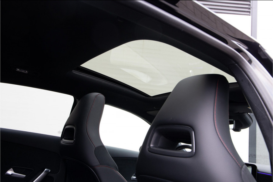 Mercedes-Benz A-Klasse 180 AMG Nightpakket, Pano, Widescreen, Sfeerverlichting 19"
