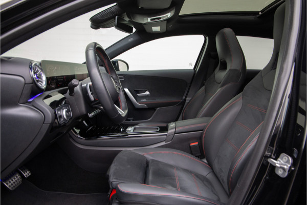 Mercedes-Benz A-Klasse 180 AMG Nightpakket, Pano, Widescreen, Sfeerverlichting 19"