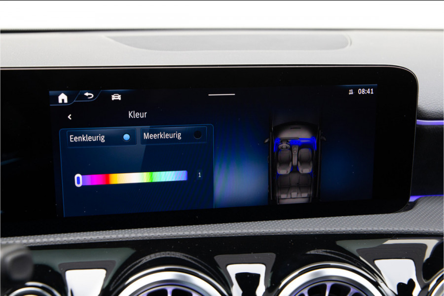 Mercedes-Benz A-Klasse 180 AMG Nightpakket, Pano, Widescreen, Sfeerverlichting 19"