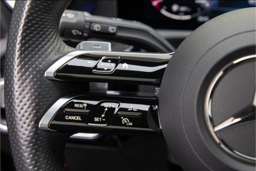 Mercedes-Benz A-Klasse 180 AMG Nightpakket, Pano, Widescreen, Sfeerverlichting 19"