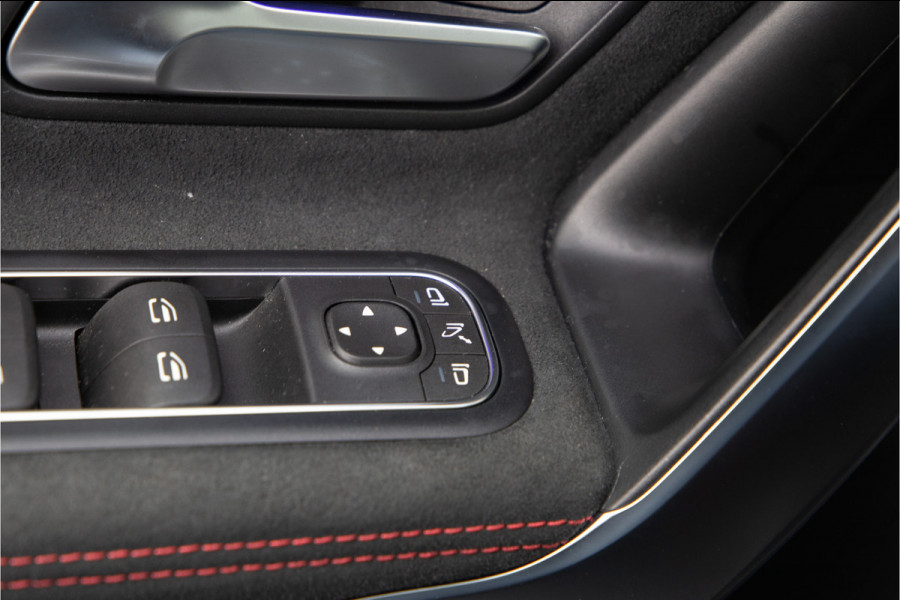 Mercedes-Benz A-Klasse 180 AMG Nightpakket, Pano, Widescreen, Sfeerverlichting 19"