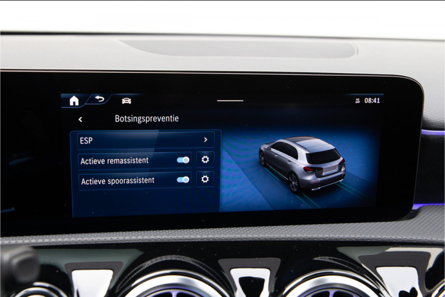 Mercedes-Benz A-Klasse 180 AMG Nightpakket, Pano, Widescreen, Sfeerverlichting 19"