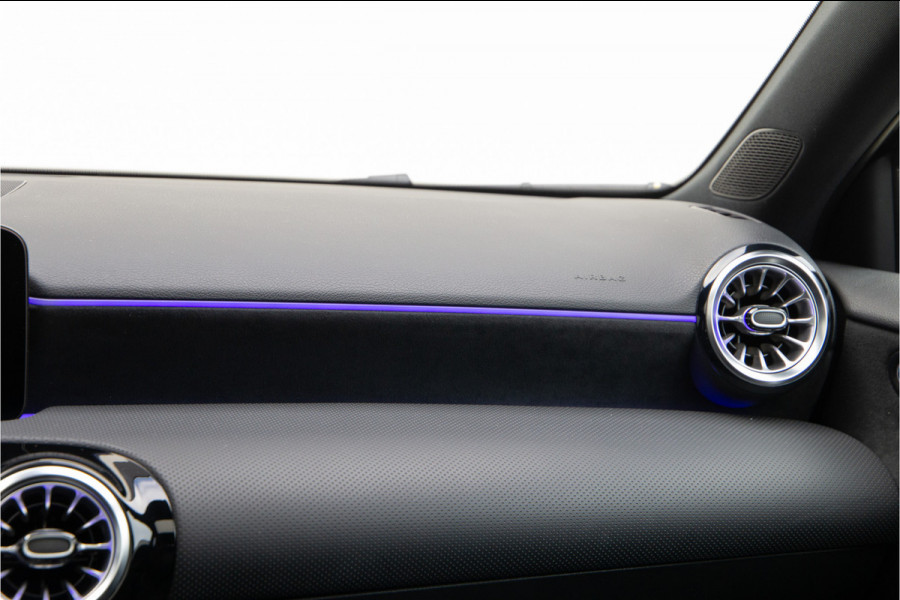 Mercedes-Benz A-Klasse 180 AMG Nightpakket, Pano, Widescreen, Sfeerverlichting 19"