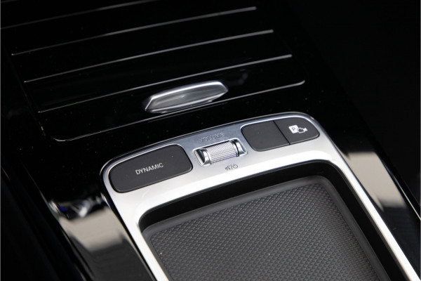 Mercedes-Benz A-Klasse 180 AMG Nightpakket, Pano, Widescreen, Sfeerverlichting 19"