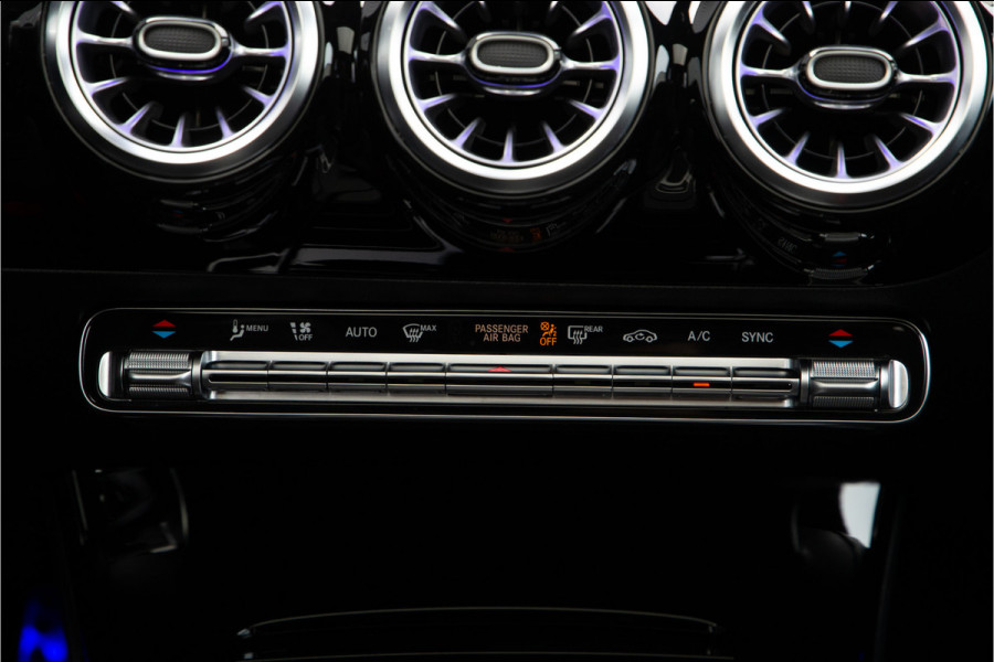 Mercedes-Benz A-Klasse 180 AMG Nightpakket, Pano, Widescreen, Sfeerverlichting 19"