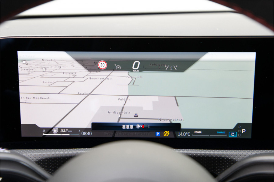 Mercedes-Benz A-Klasse 180 AMG Nightpakket, Pano, Widescreen, Sfeerverlichting 19"