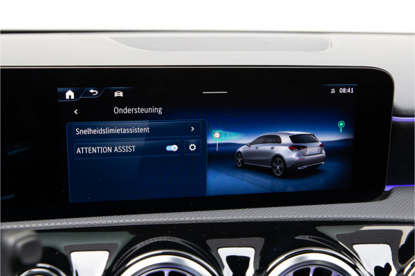 Mercedes-Benz A-Klasse 180 AMG Nightpakket, Pano, Widescreen, Sfeerverlichting 19"