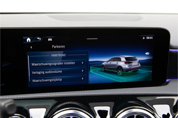 Mercedes-Benz A-Klasse 180 AMG Nightpakket, Pano, Widescreen, Sfeerverlichting 19"