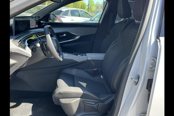 Peugeot E-3008 Allure 73 kWh SOH 96%| ACHTERUITRIJCAMERA| | KEYLESS ENTRY | WARMTEPOMP| 11.000KM! | DIGI. DASH| STOELVERWARMING| CARPLAY/ ANDROID AUTO|
