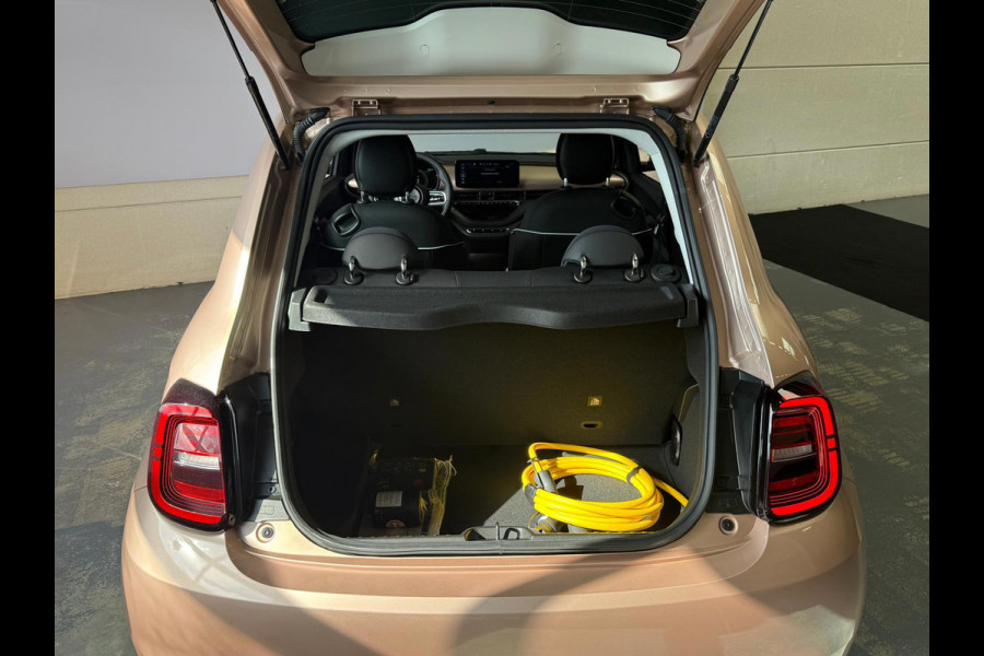Fiat 500 Urban 42 kWh, CarPlay, Cruise Control