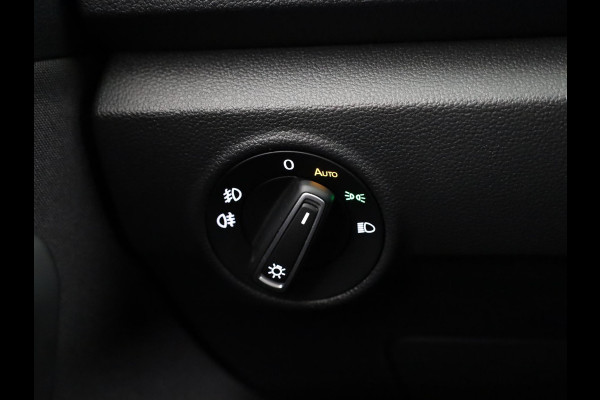Volkswagen T-Roc 1.5 TSI Sport 150 pk Automaat (DSG) | Navigatie via App | Panoramadak | Parkeersensoren | Black Style pakket | Stoelverwarming |
