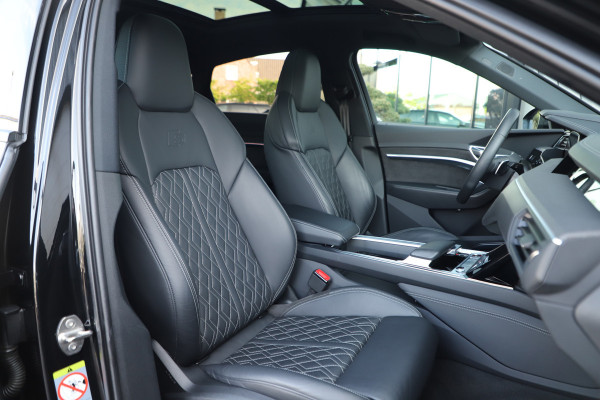 Audi e-tron Sportback S quattro 95 kWh | 503PK | Luchtvering | Head-up | Pano | Keyless-go | Sfeerverlichting | S-Stoelen | B&O | 2021.